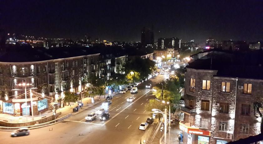 Yerevan-Sky With Terrace الغرفة الصورة
