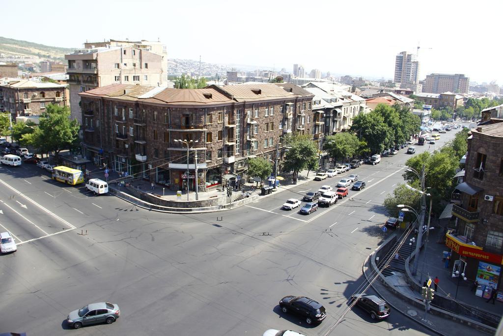 شقة Yerevan-Sky With Terrace الغرفة الصورة